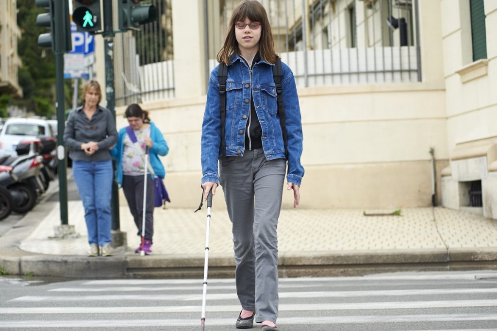 Il training in mobilità e orientamento  per persone con disabilità visiva ha come obiettivo quello di restituire all'utente la possibilità di muoversi in modo indipendente